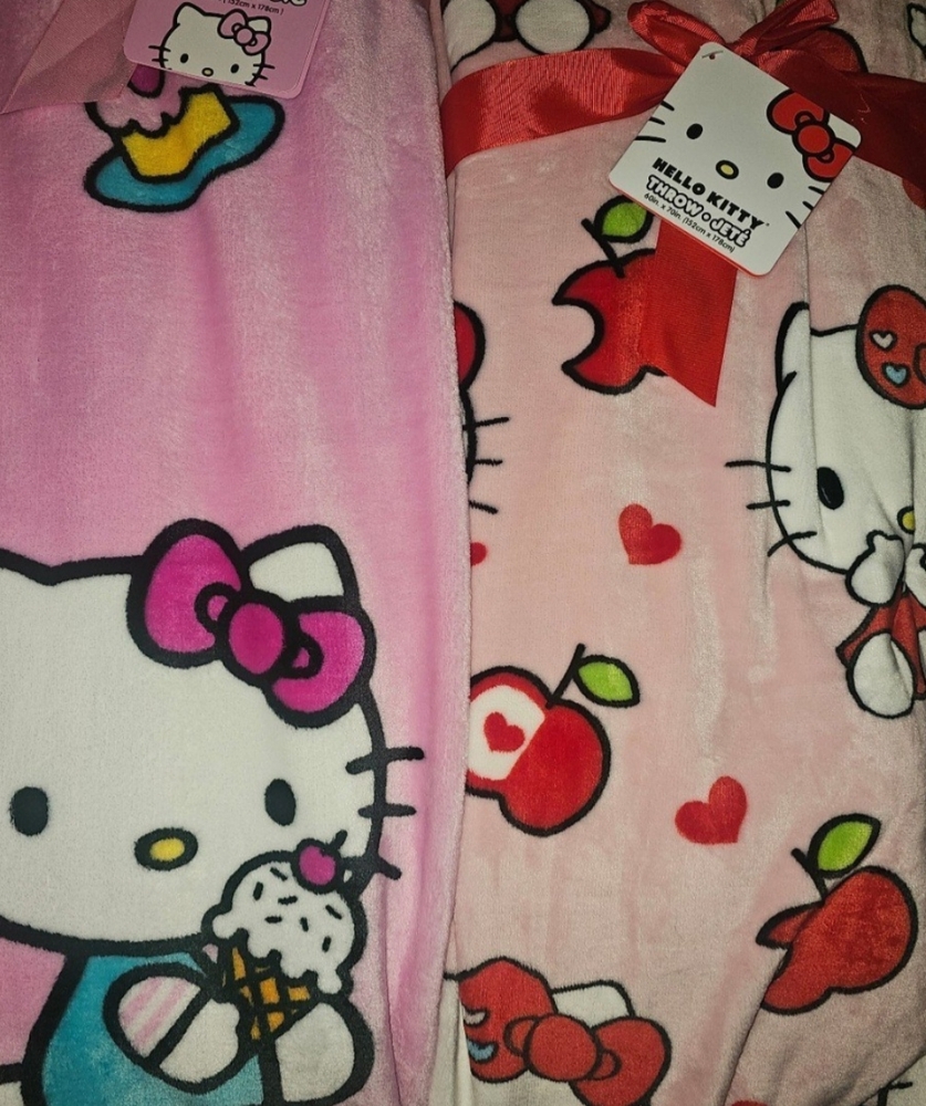 Hello Kitty Blanket Bundle